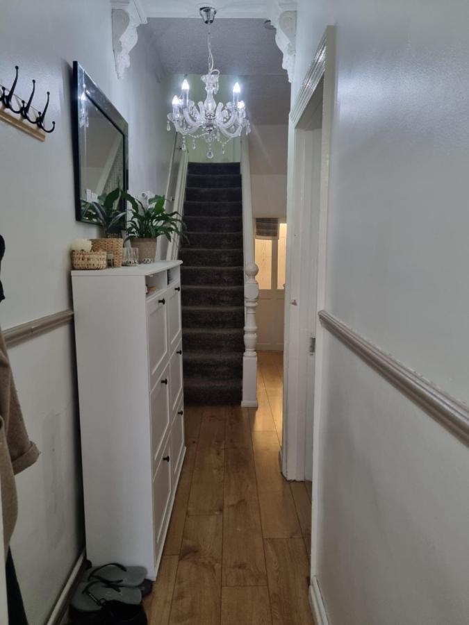 Private Double Room In Κάρντιφ Εξωτερικό φωτογραφία