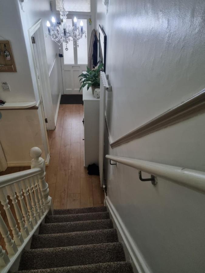 Private Double Room In Κάρντιφ Εξωτερικό φωτογραφία