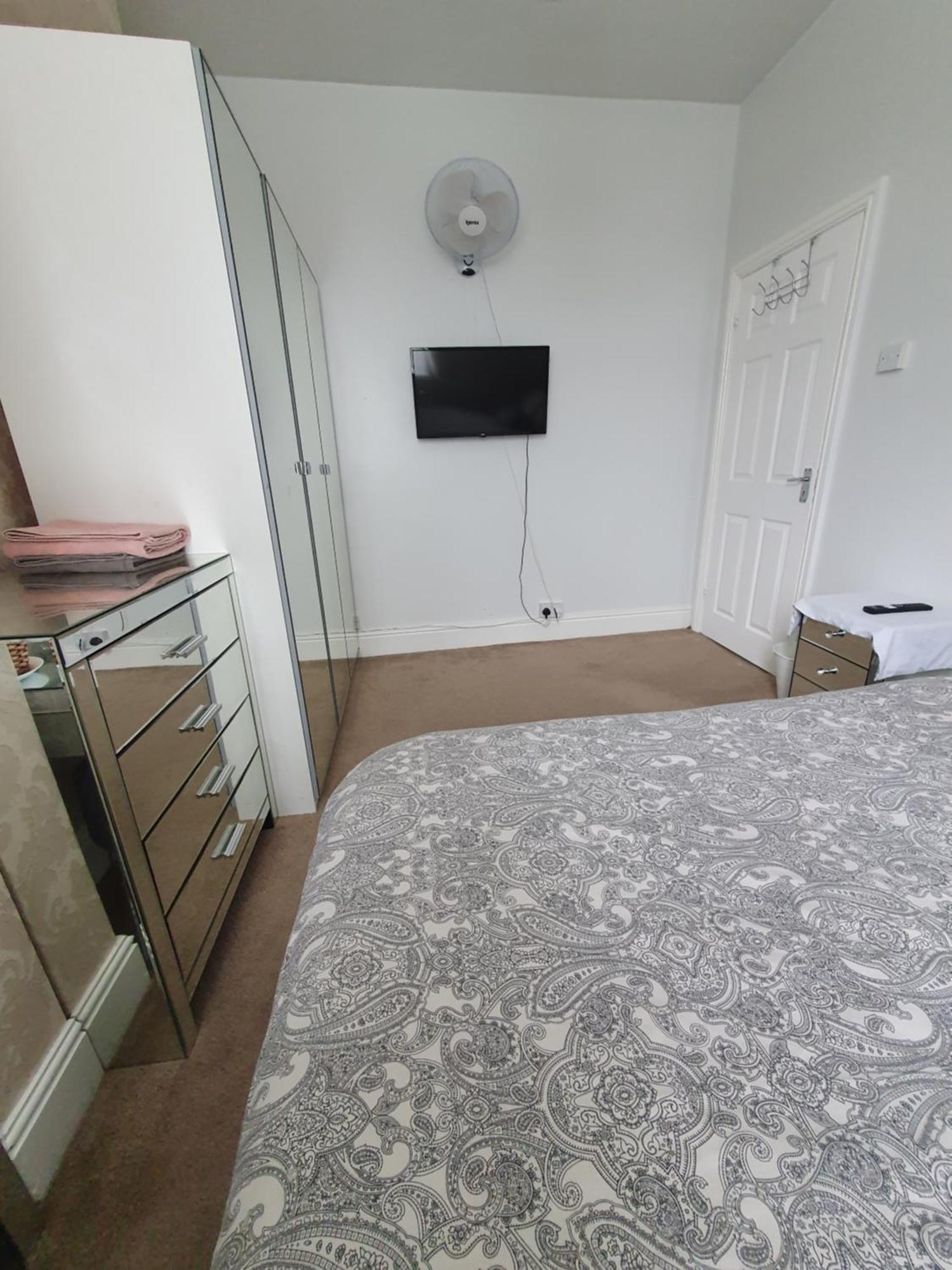 Private Double Room In Κάρντιφ Εξωτερικό φωτογραφία