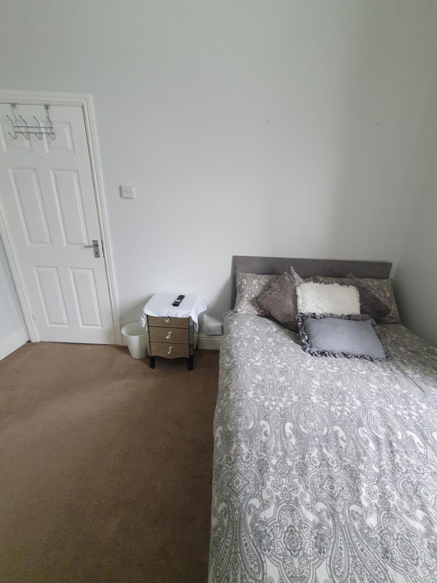 Private Double Room In Κάρντιφ Εξωτερικό φωτογραφία