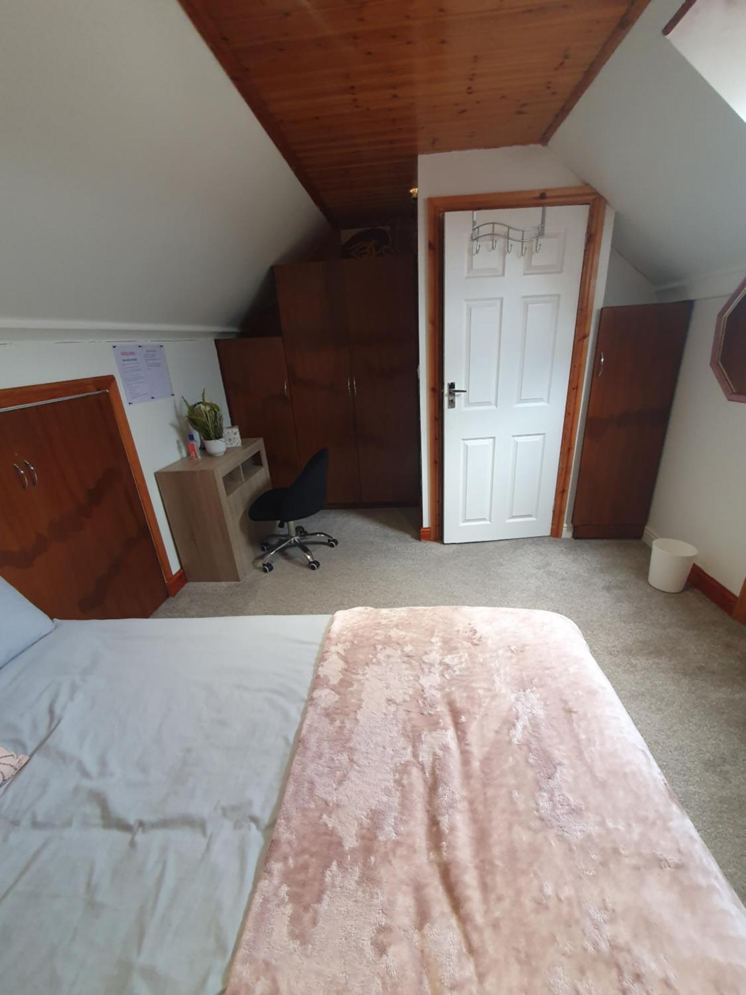 Private Double Room In Κάρντιφ Εξωτερικό φωτογραφία